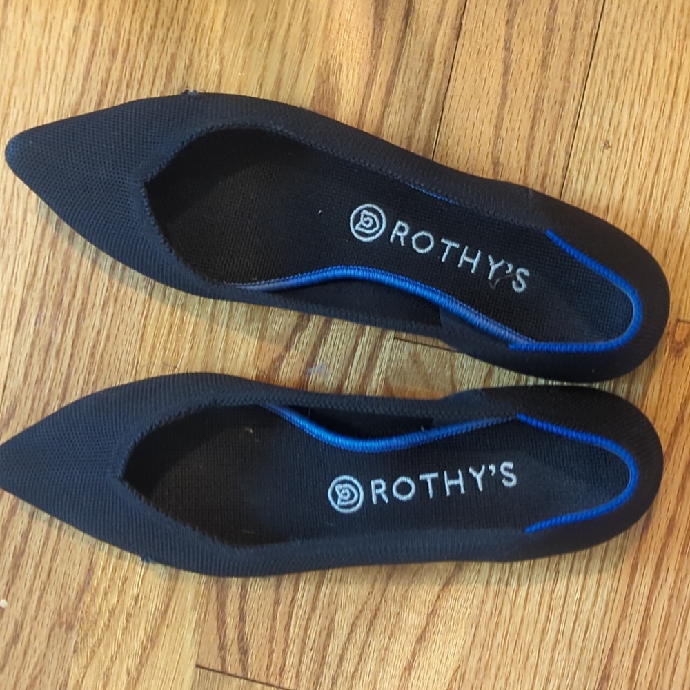 Black Pointed Rothys